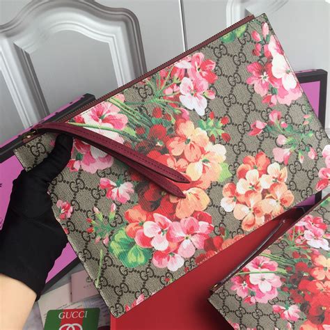 gucci flower clutch bag